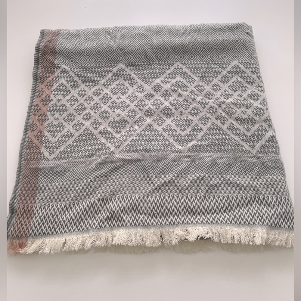 Madewell Blanket Scarf - Dark Gray, White, Pink — Like New
